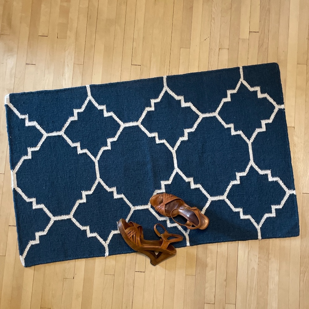 Vibrant blue Moroccan white lattice pattern Kilim Rug